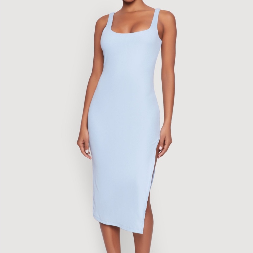 Elegant Light Blue Sleeveless Dress